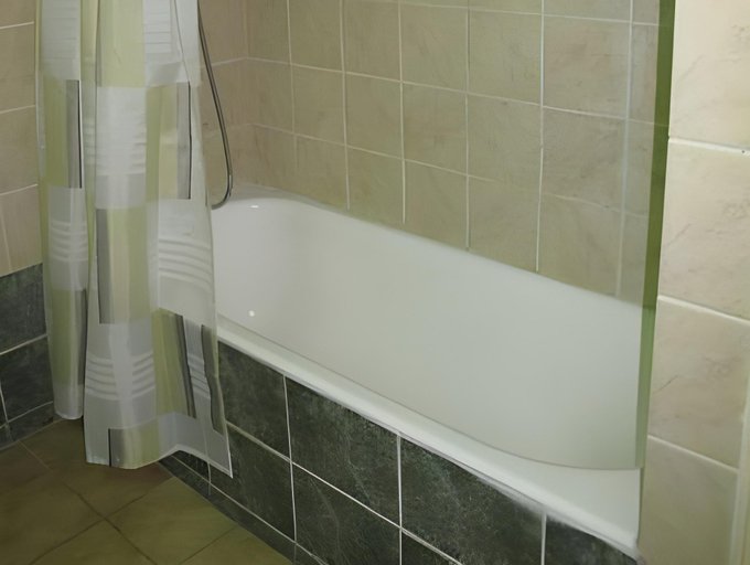 Bathroom 3, Sun Hall Beach Hotel Apartments, Larnaca