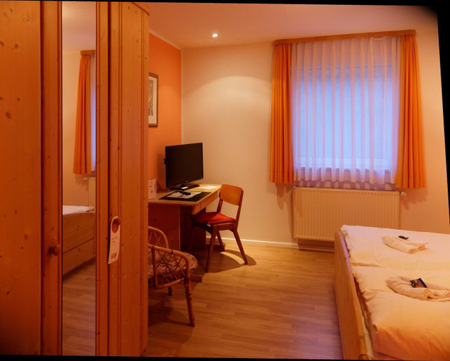 Bedroom 2, Gross Bultener Hof, Peine