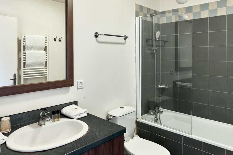 Bathroom 4, Zenitude Hotel Residences Roissy Village, Val-d'Oise