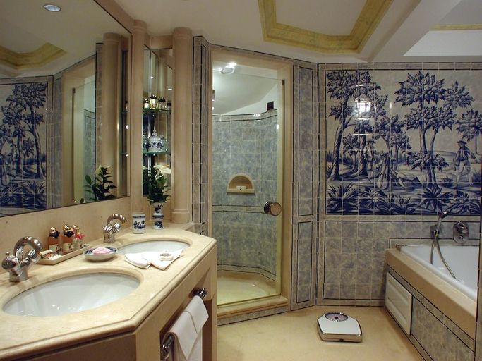 Bathroom 4, Olissippo Lapa Palace, Lisbon