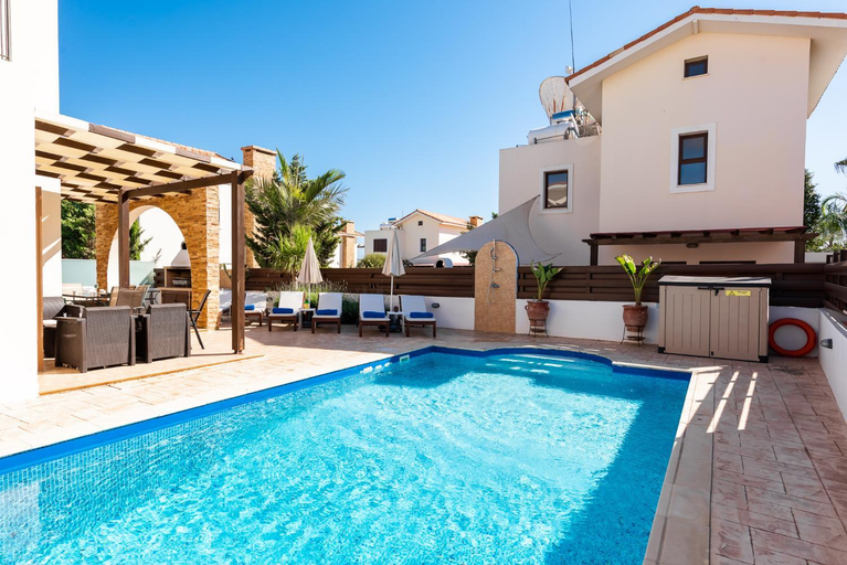 3, Villa Iris by Ezoria Villas