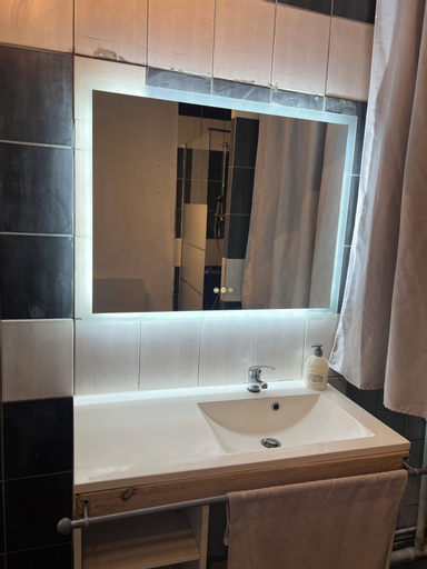 Bathroom 10