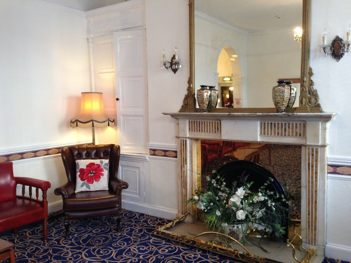 Others 4, Dergvale Hotel, Dublin