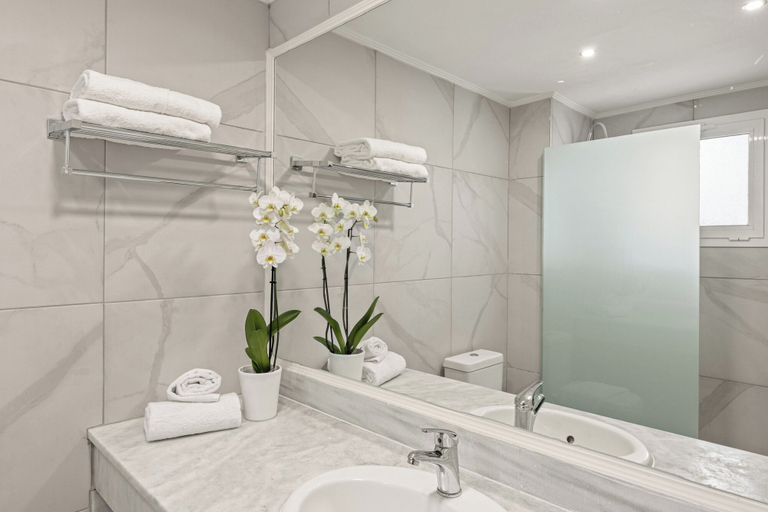 Bathroom 5, “Kiotari Miraluna Beach Resort”, South Aegean