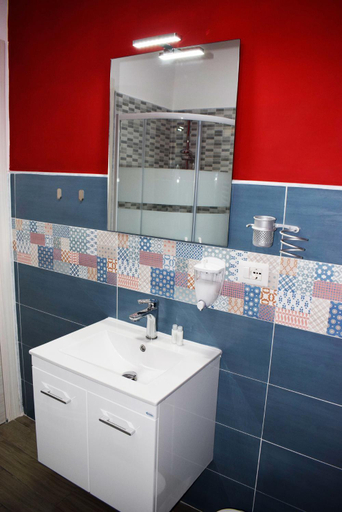 Bathroom 4, Neapolis Pie, stanza MARE, Napoli