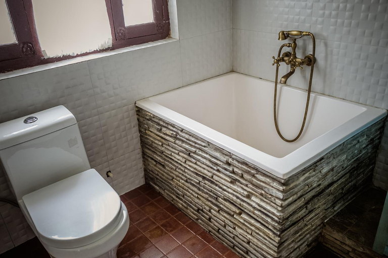 Bathroom, Ming Tang, Gandaki