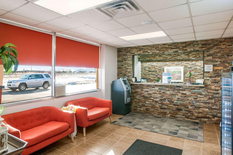 Public Area 3, Econo Lodge Neenah, Winnebago