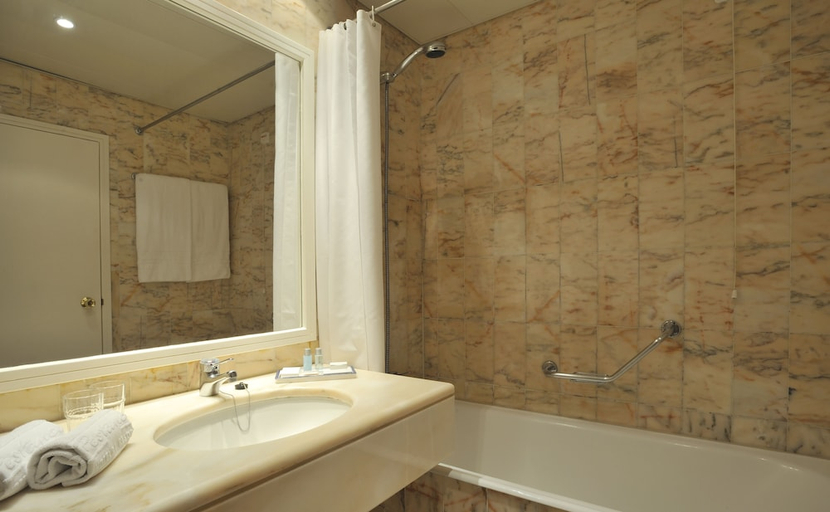 Bathroom 5, Pestana Cascais Ocean & Conference Aparthotel, Cascais