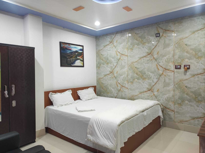 Bedroom 2, Raj Hotel, Baksa