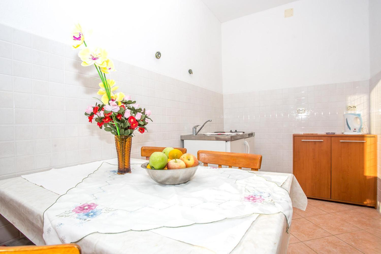 Others 5, Apartments Nuic 748, Makarska