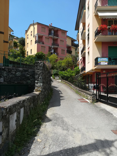 Albamare, La Spezia