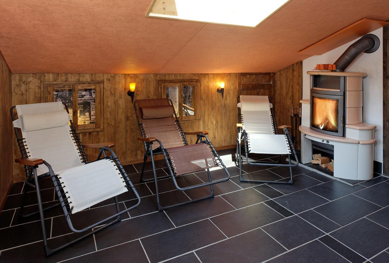Others 5, Hotel zum See, Visp