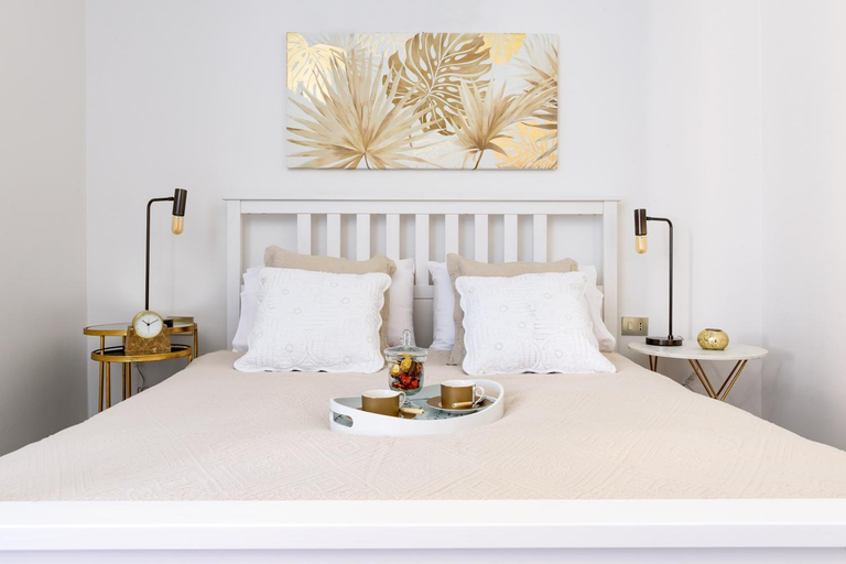 Others 4, Lora Como Apartment, free private parking, self check in, Como