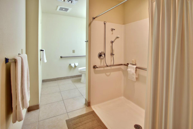 Bathroom 3, Western Skies Inn & Suites, Valencia
