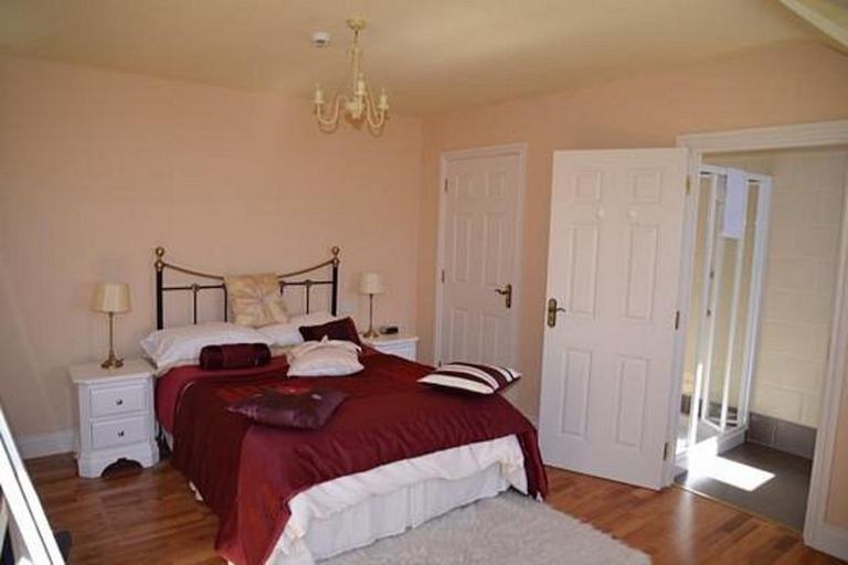 Bedroom 2, Imeall na Mara