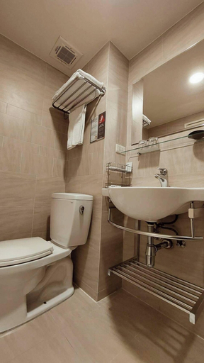 Bathroom 5, Urban Hotel 33, Kaohsiung