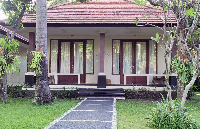 Exterior 1