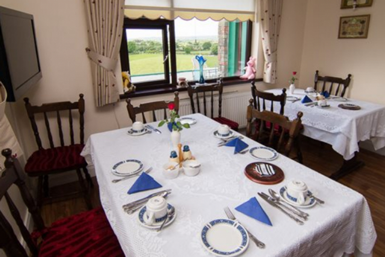 Food & Drinks, Valley View Farmhouse