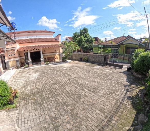 Exterior 6