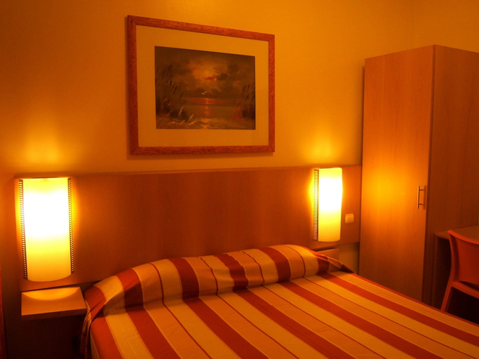 Bedroom 2, RESIDENCIAL JARDIM DA AMADORA, Amadora