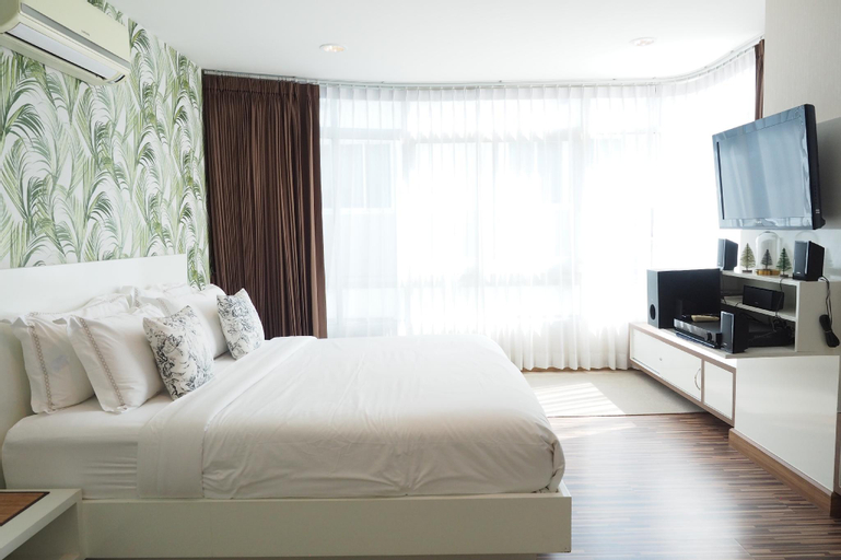 The Beach Bangsaen by Thanthita + Free Disney Plus, Muang Chon Buri