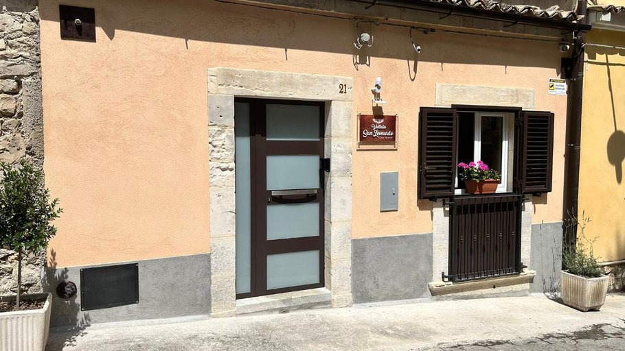 Others 5, Vallata San Leonardo, Ragusa