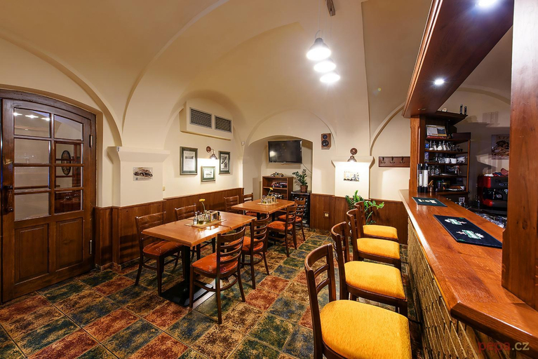 Food & Drinks 3, Restaurace a Penzion U Palecku, Chrudim
