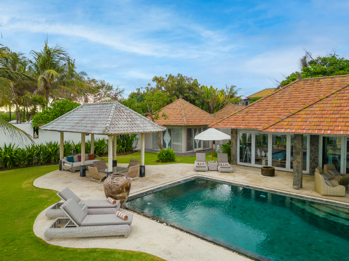 Swimming Pool 23