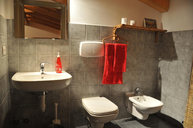 Bathroom, B&B Nelly G, Savona