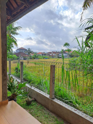 Exterior & Views 21