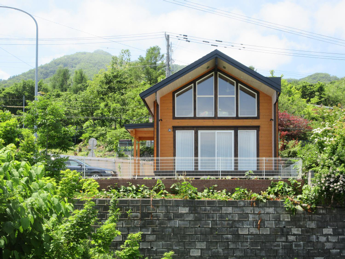 Exterior 12