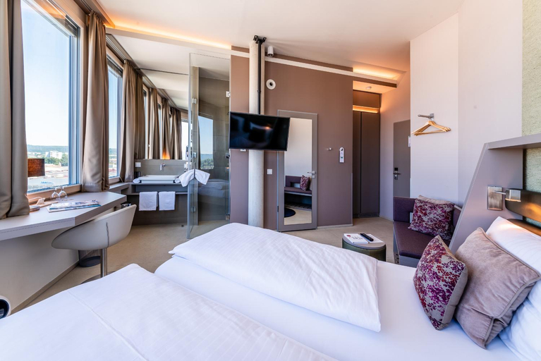 Bedroom, aquaTurm Hotel Plus Energie, Konstanz