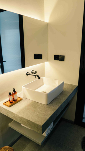 Bathroom 21