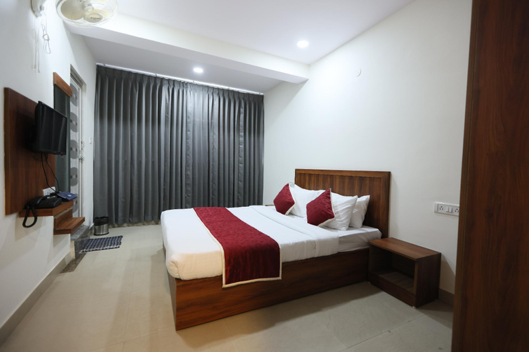 Others 3, No 7 Grandeur , Bangalore