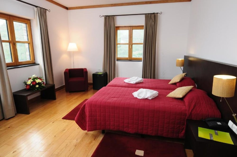 Bedroom 3, INATEL Piódão Hotel, Arganil