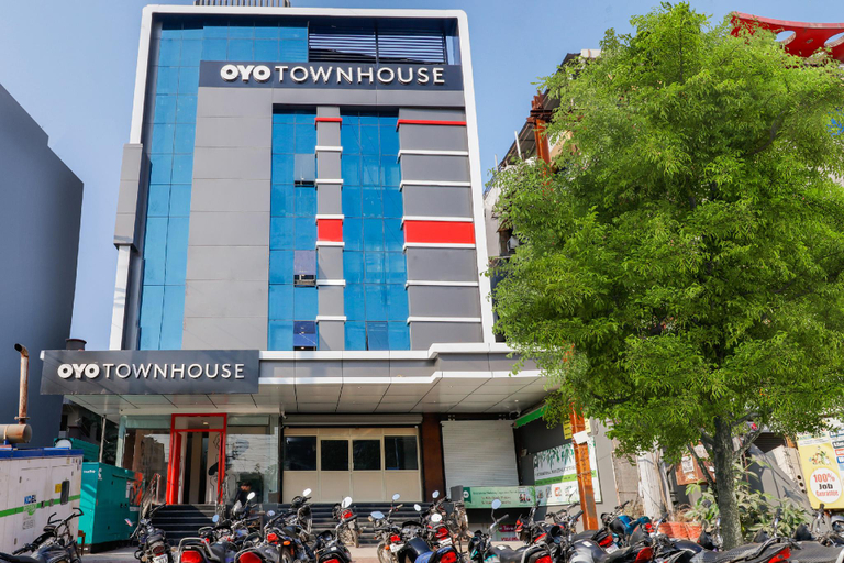 Others 4, Townhouse South Tukoganj, Indore