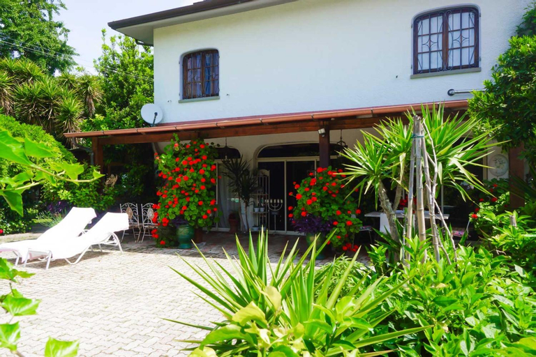Exterior & Views 1, La Bouganville - Piscina e Relax, Lucca