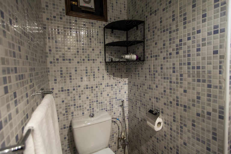 Bathroom 3, Riad Hala, Fès