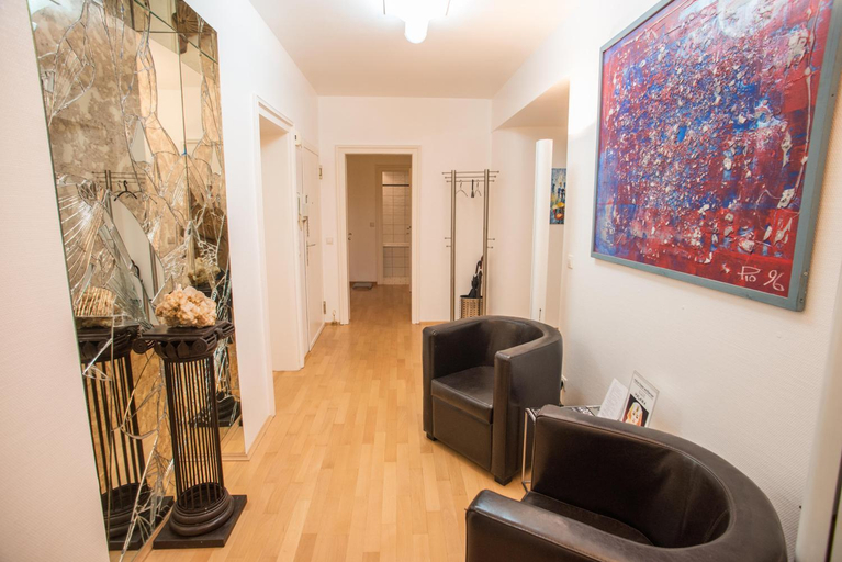 Others 5, Apartement mit Dachterrasse - bei Curth klingen - Teilen Sie uns Ihre Ankunfszeit mit, Düsseldorf