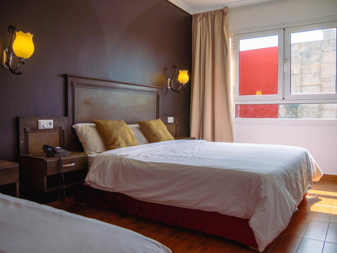 Bedroom 2, Hotel L'Aeroport, Nador