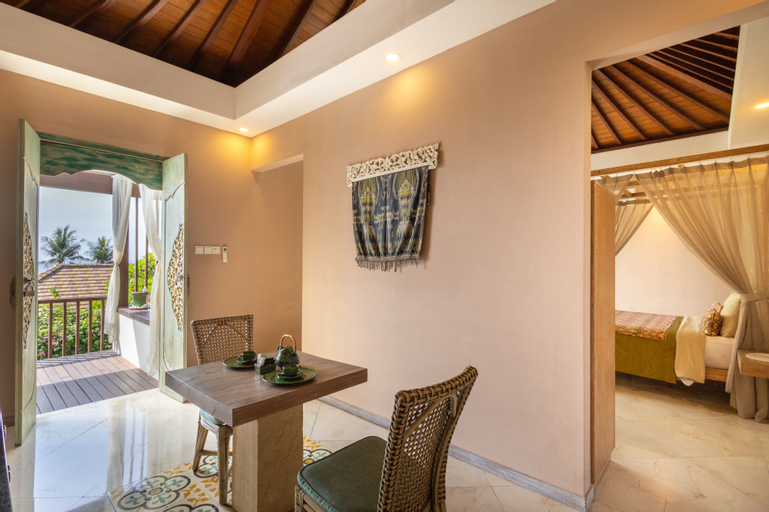 Dining Room 11