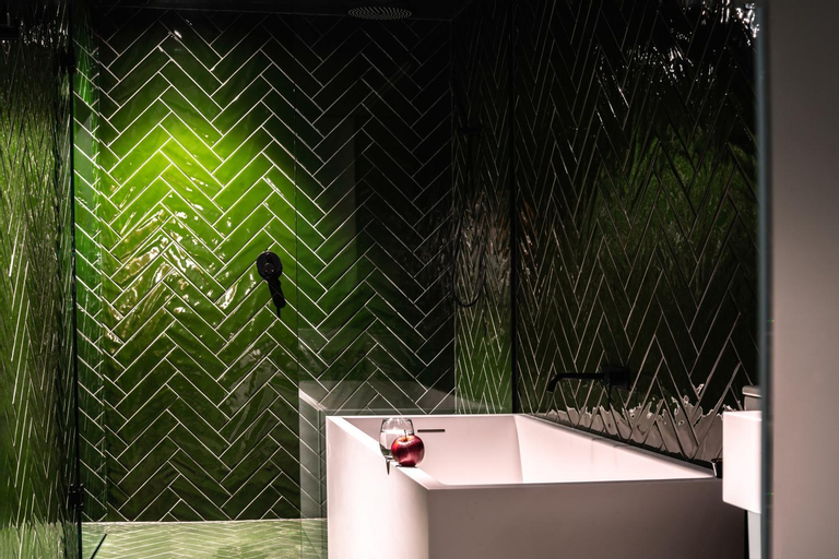 Bathroom 11