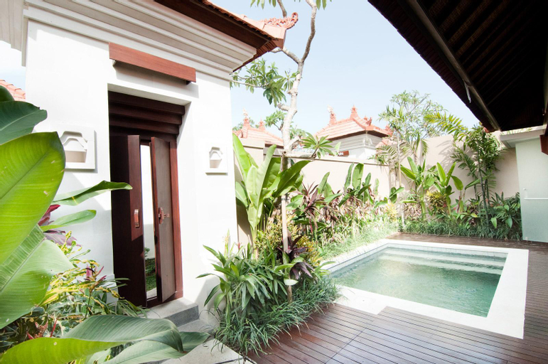 Swimming Pool 12