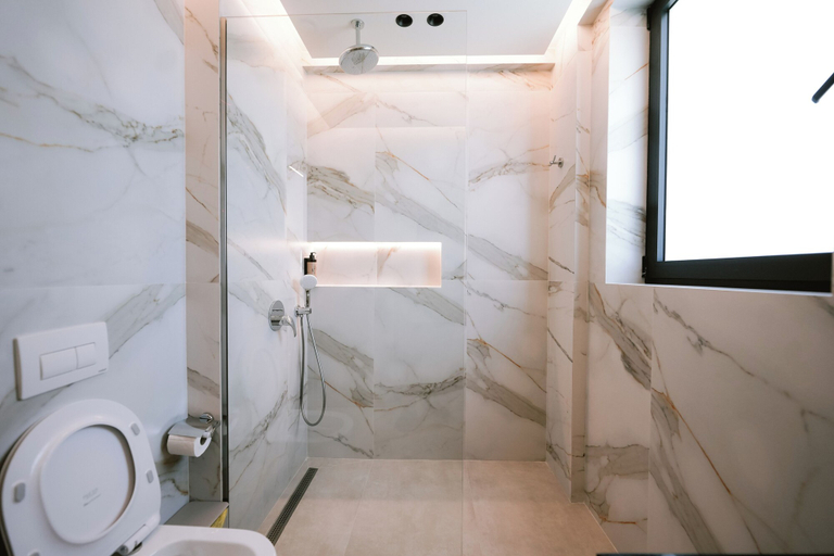 Bathroom 3, Euro Hotel, Sarandës