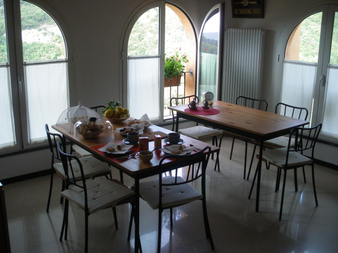 Food & Drinks 3, B&B Nelly G, Savona