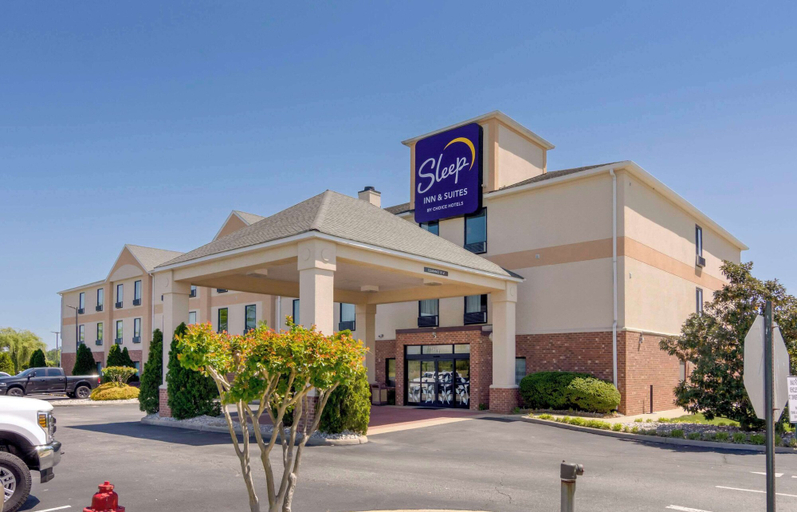 Sleep Inn & Suites near Fort Gregg-Adams, Prince George