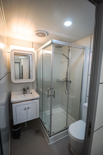 Bathroom 5, Norwesta Lifestyle Park, Carnarvon