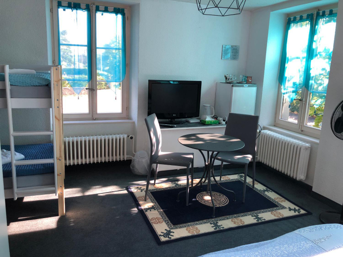 Others 5, Hotel- restaurant Le Bras d'Or, Jura-North Vaudois