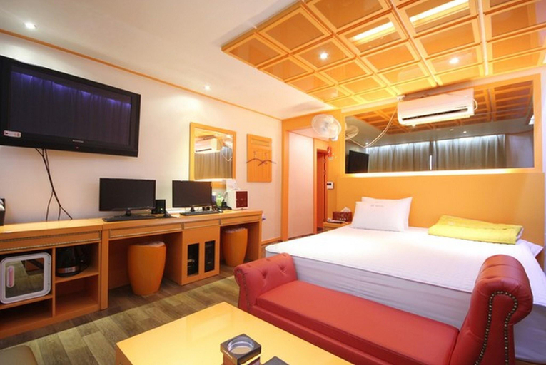 Others 5, Busan Myeongji W, Gangseo