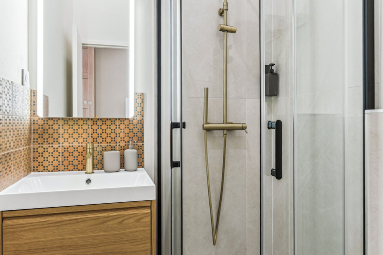 Bathroom 4, Rivages Saint Ferréol, Bouches-du-Rhône